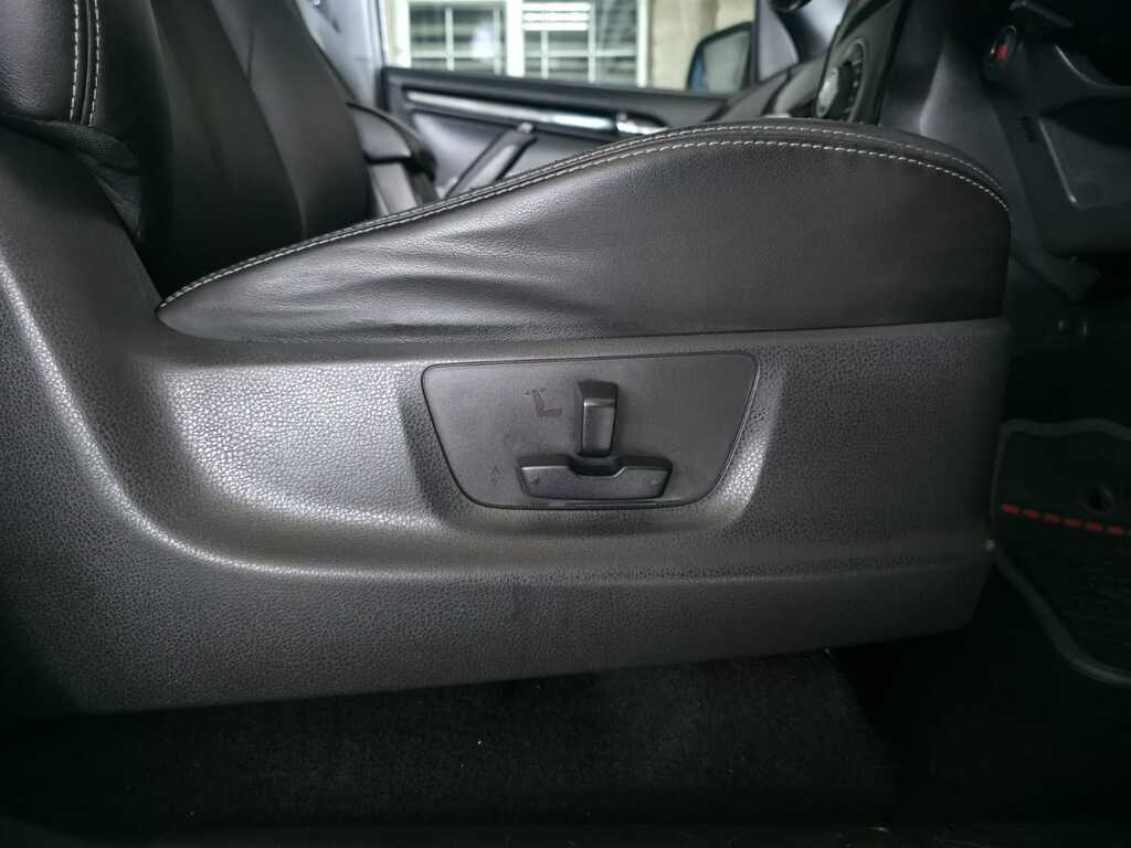 ISUZU D-MAX D-MAX 300 LX 4X4 A/T D/C P/U - 18