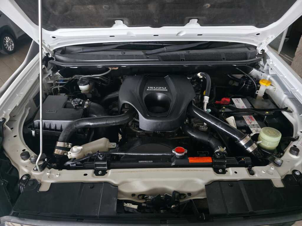 ISUZU D-MAX D-MAX 300 LX 4X4 A/T D/C P/U - 20