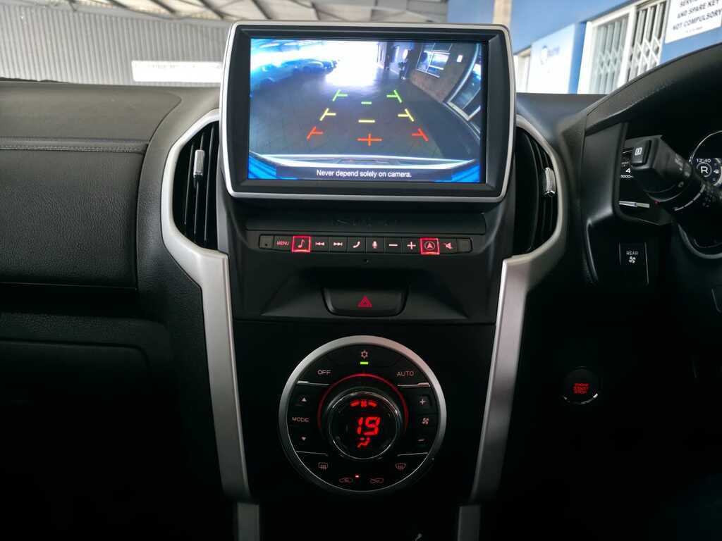 ISUZU MU-X MU-X 3.0D A/T - 13