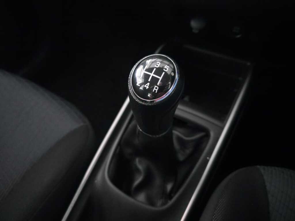 TOYOTA STARLET STARLET 1.4 Xi