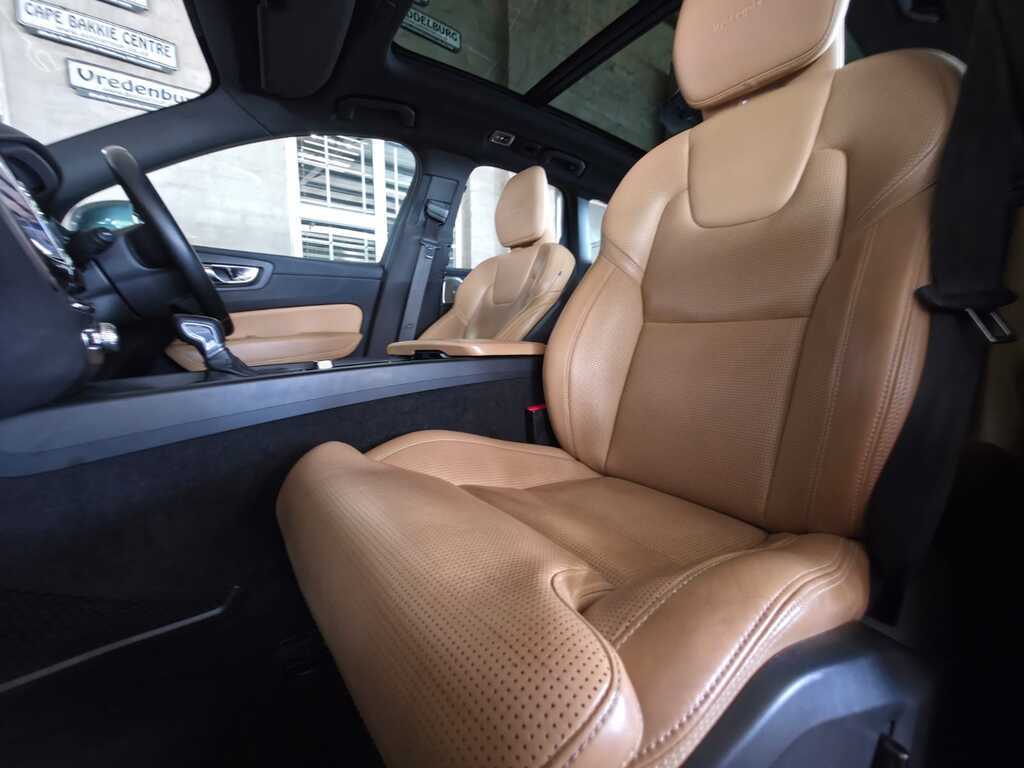 VOLVO XC60 XC60 D5 INSCRIPTION GEARTRONIC AWD