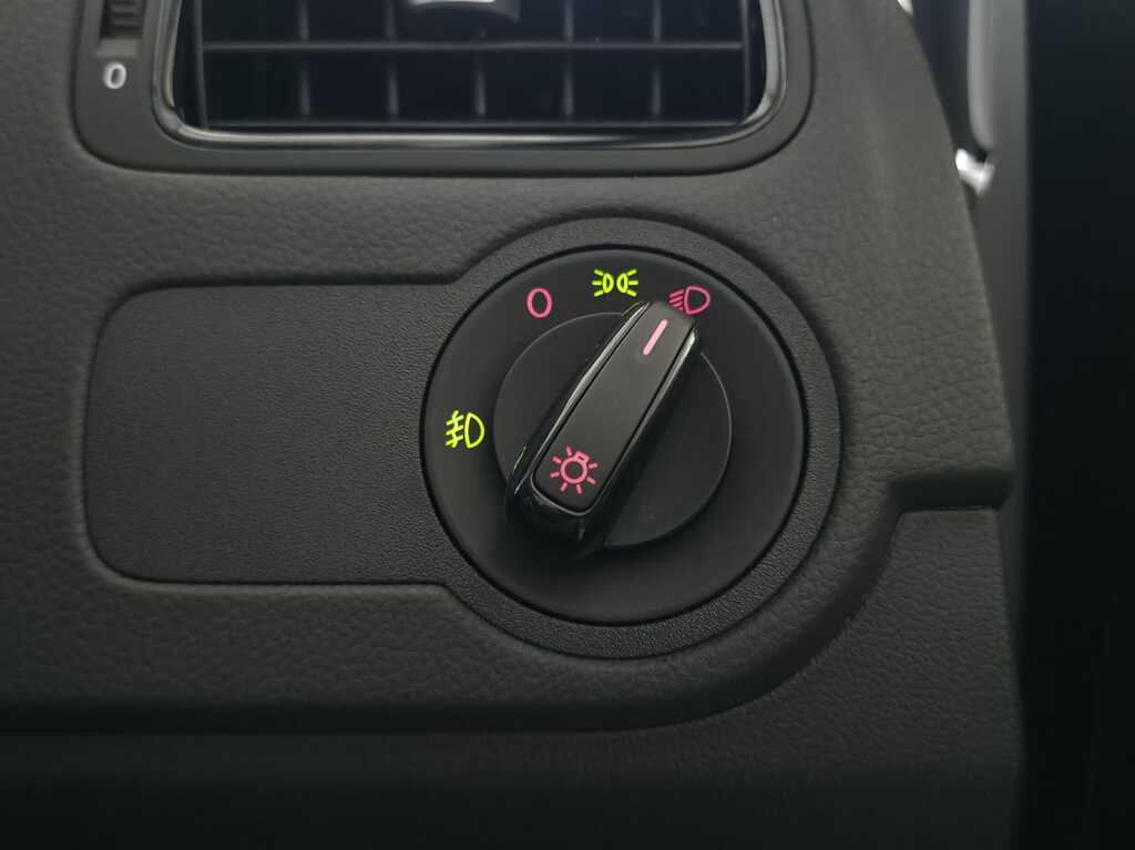 VOLKSWAGEN Polo Vivo POLO VIVO 1.4 LIFE (5DR)