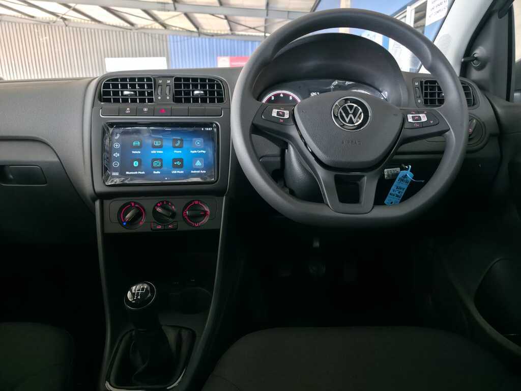 VOLKSWAGEN Polo Vivo POLO VIVO 1.4 LIFE (5DR)