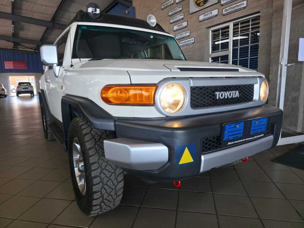 TOYOTA FJ CRUISER L/CRUISER FJ 4.0 V6 CRUISER