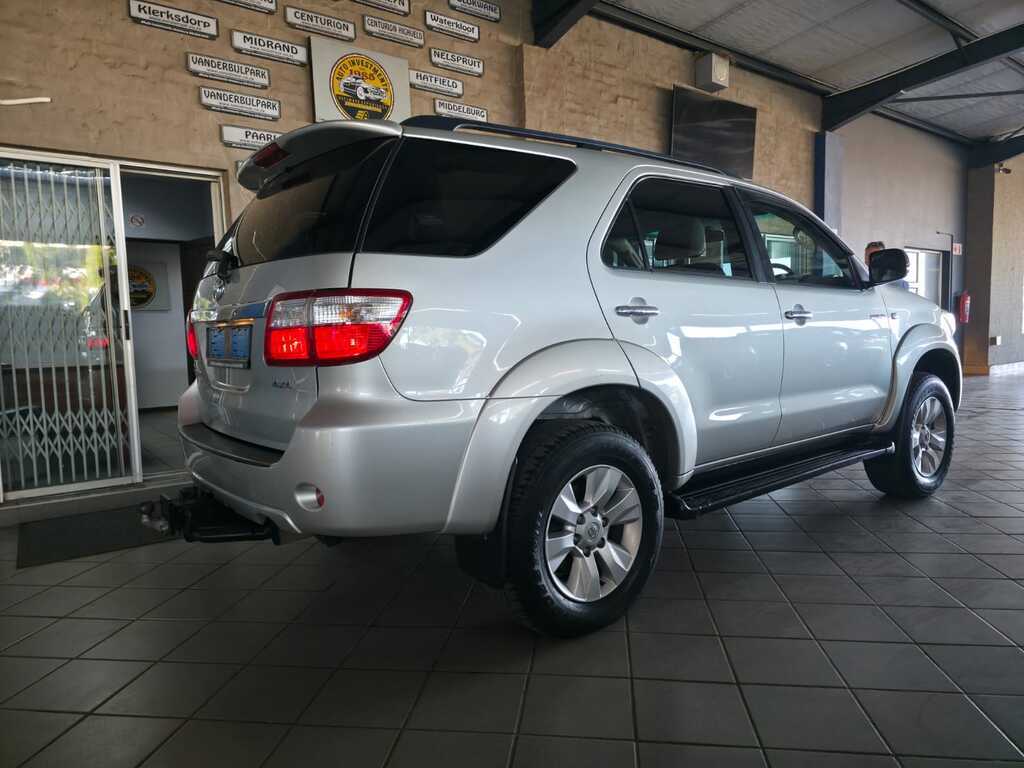 TOYOTA FORTUNER FORTUNER 3.0D-4D 4X4 - 6