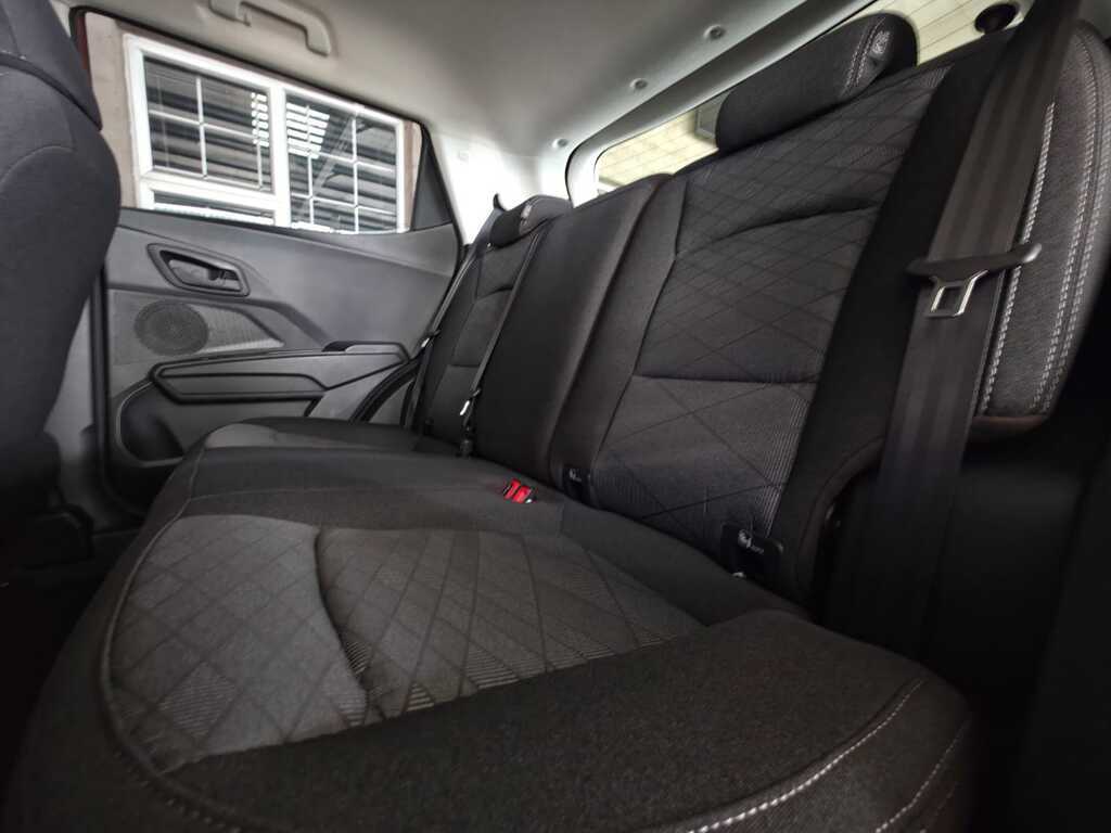 MAHINDRA XUV3XO XUV3XO 1.2T MX2 A/T - 10