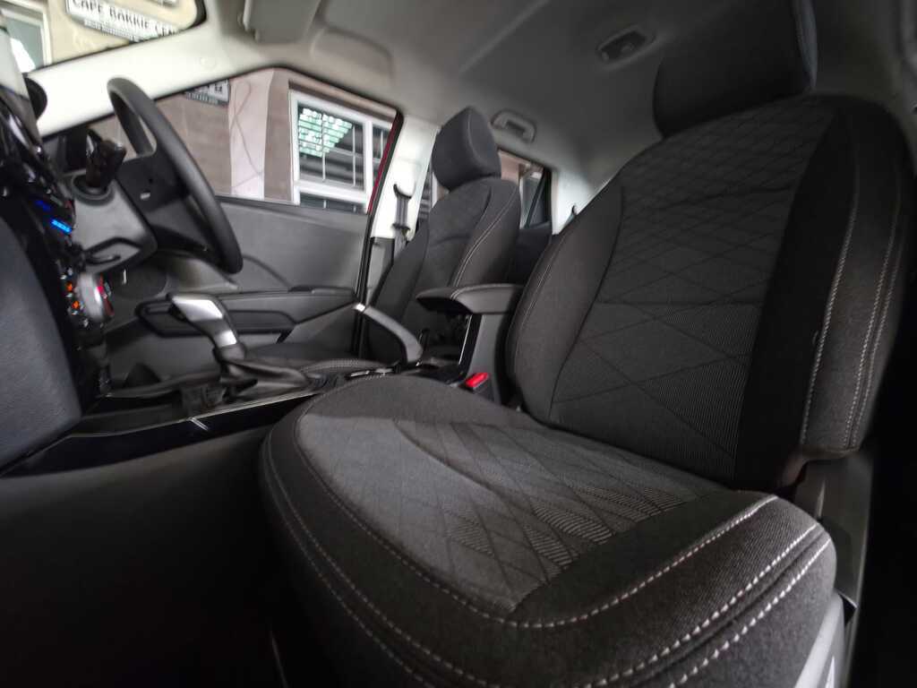 MAHINDRA XUV3XO XUV3XO 1.2T MX2 A/T - 8