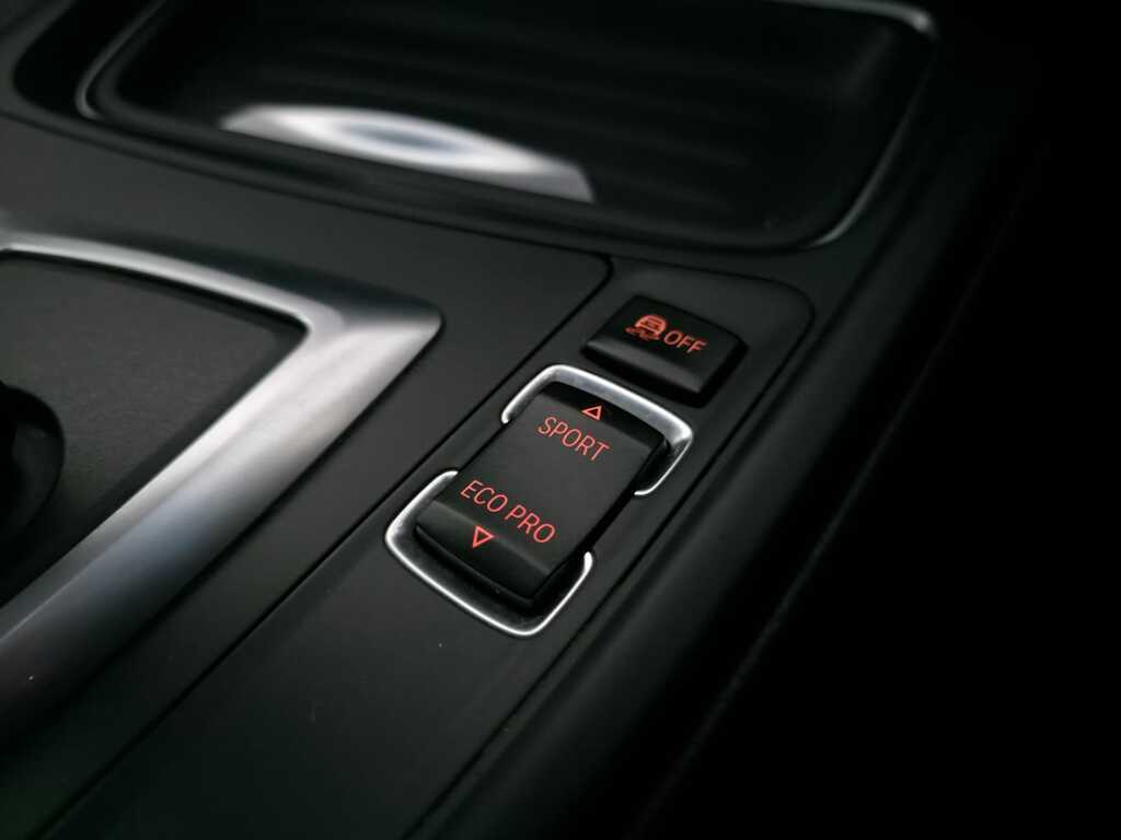 BMW 3 SERIES 320i M SPORT A/T (F30)