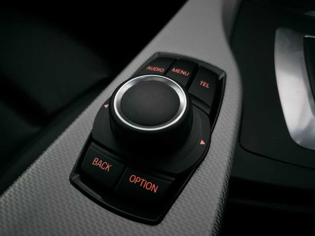 BMW 3 SERIES 320i M SPORT A/T (F30)