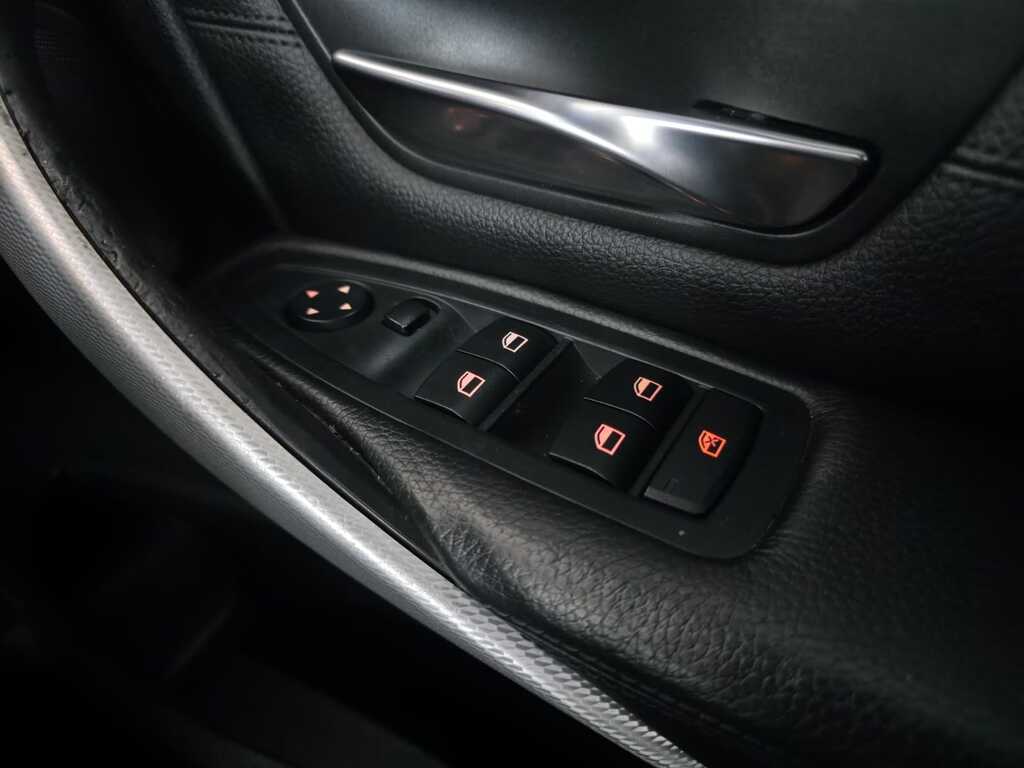 BMW 3 SERIES 320i M SPORT A/T (F30)