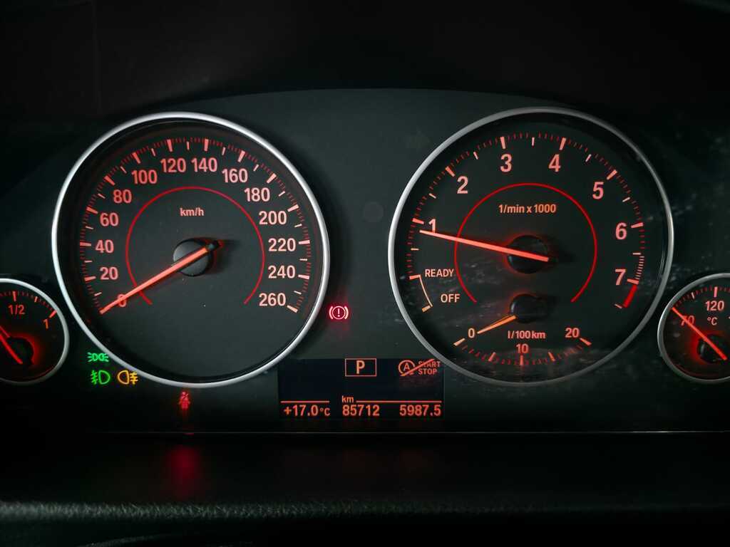 BMW 3 SERIES 320i M SPORT A/T (F30)