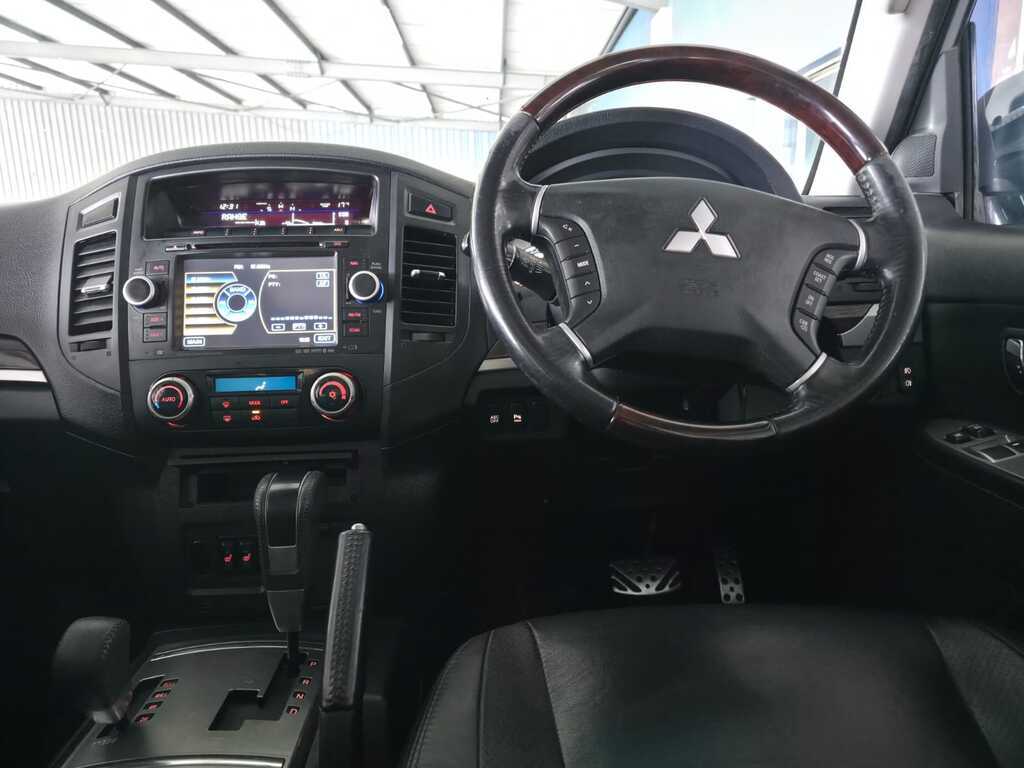 MITSUBISHI PAJERO PAJERO 3.2 Di - Dc GLS SWB A/T - 12