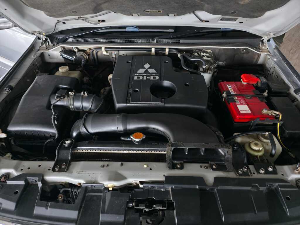 MITSUBISHI PAJERO PAJERO 3.2 Di - Dc GLS SWB A/T - 20