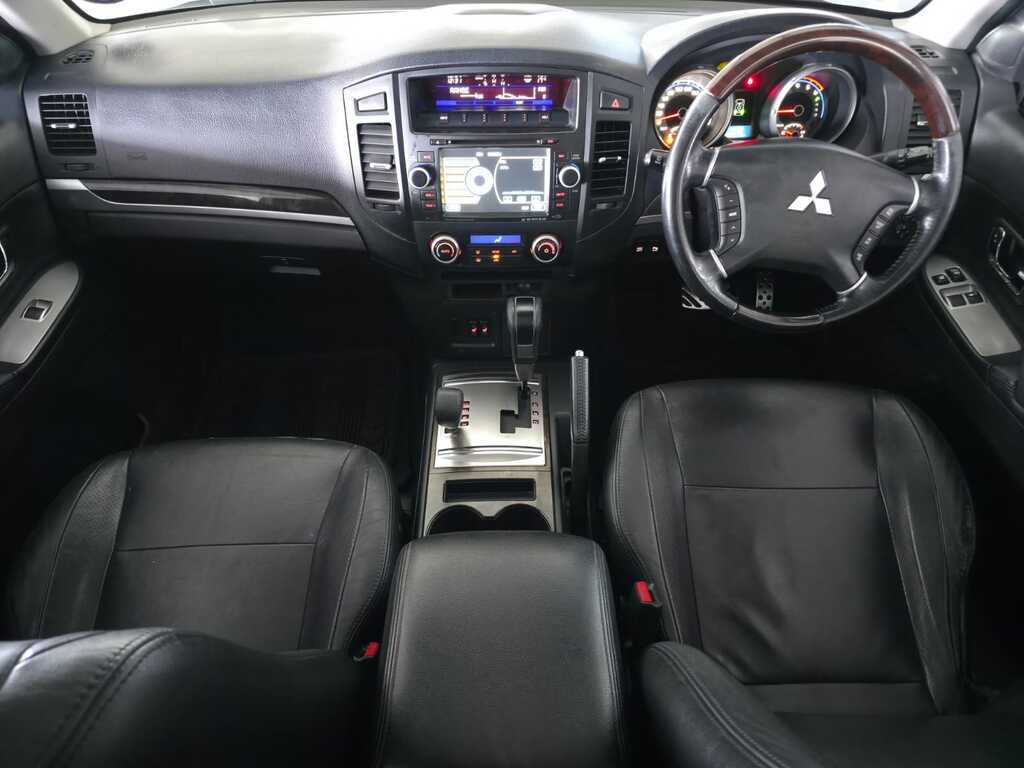 MITSUBISHI PAJERO PAJERO 3.2 Di - Dc GLS SWB A/T - 9