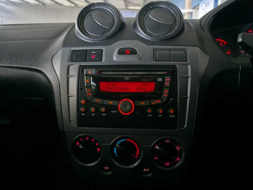 FORD FIGO FIGO 1.4 AMBIENTE - 13