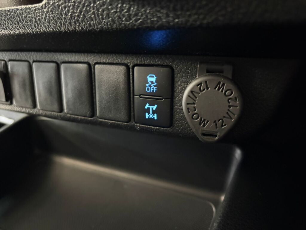 TOYOTA HILUX HILUX 2.4 GD-6 RB RAIDER P/U D/C