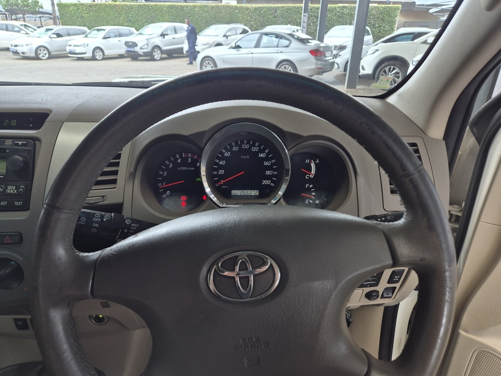 TOYOTA FORTUNER FORTUNER 3.0D-4D 4X4 - 12