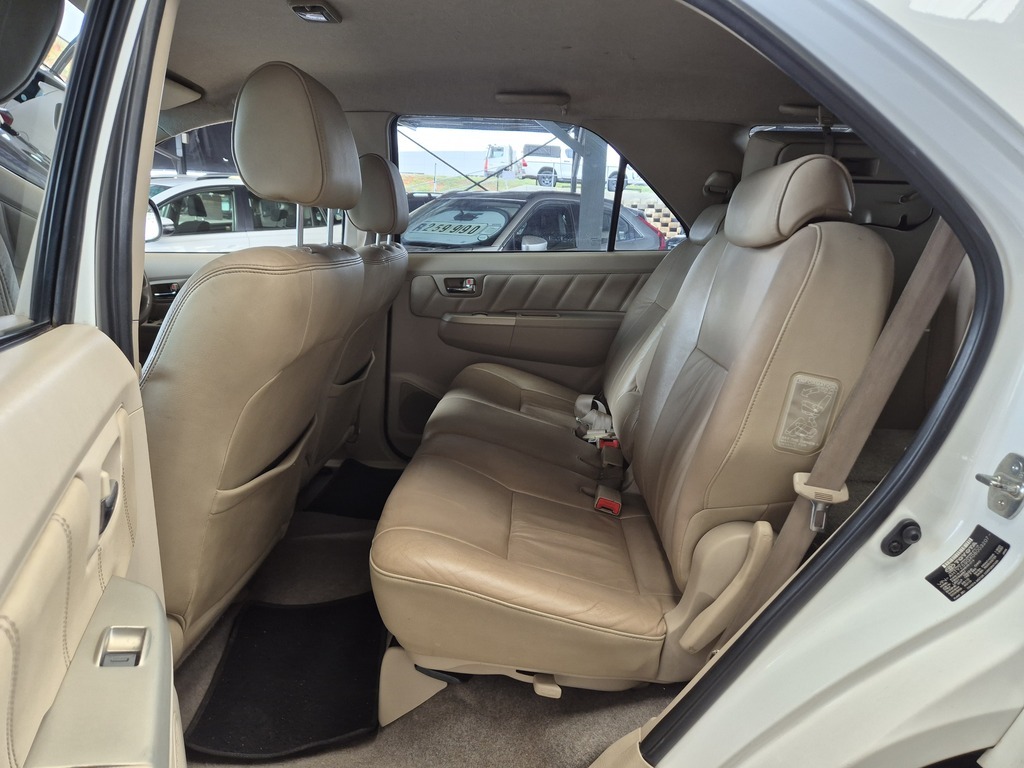 TOYOTA FORTUNER FORTUNER 3.0D-4D 4X4 - 8