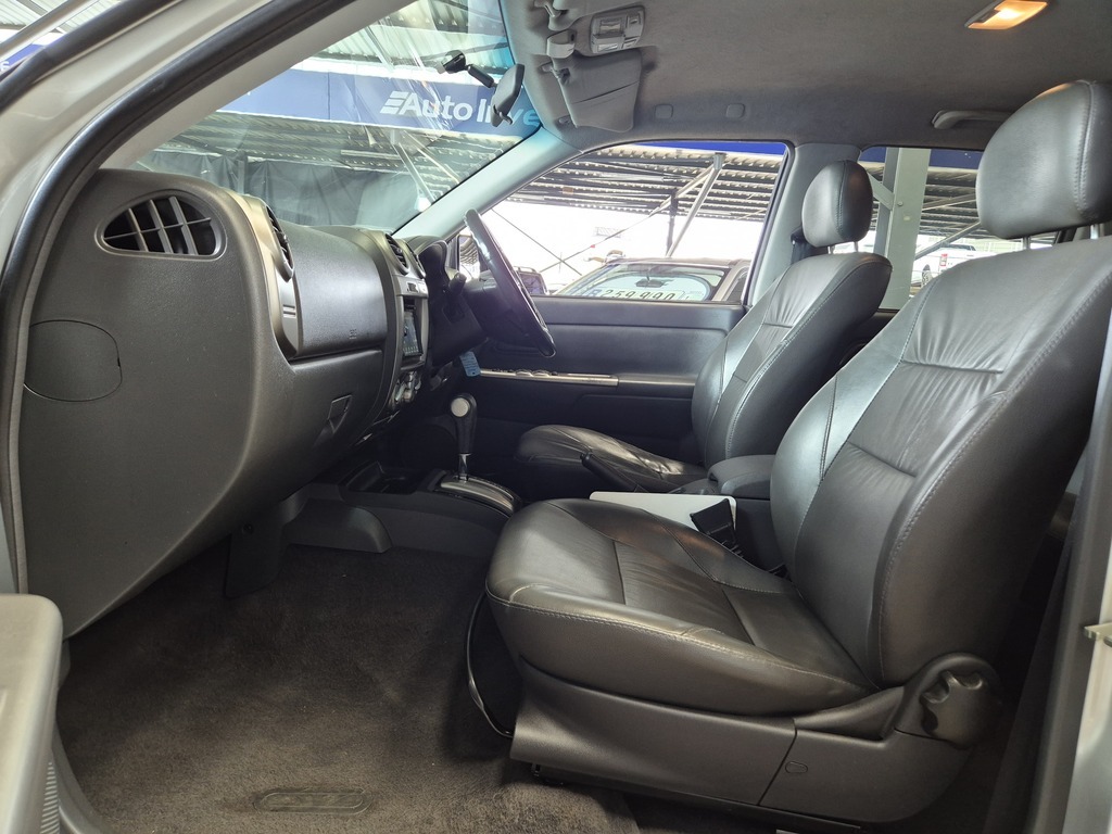 ISUZU KB KB300D-TEQ A/T LX P/U D/C - 10