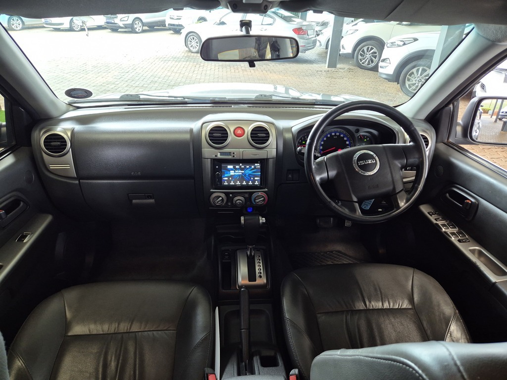 ISUZU KB KB300D-TEQ A/T LX P/U D/C - 9
