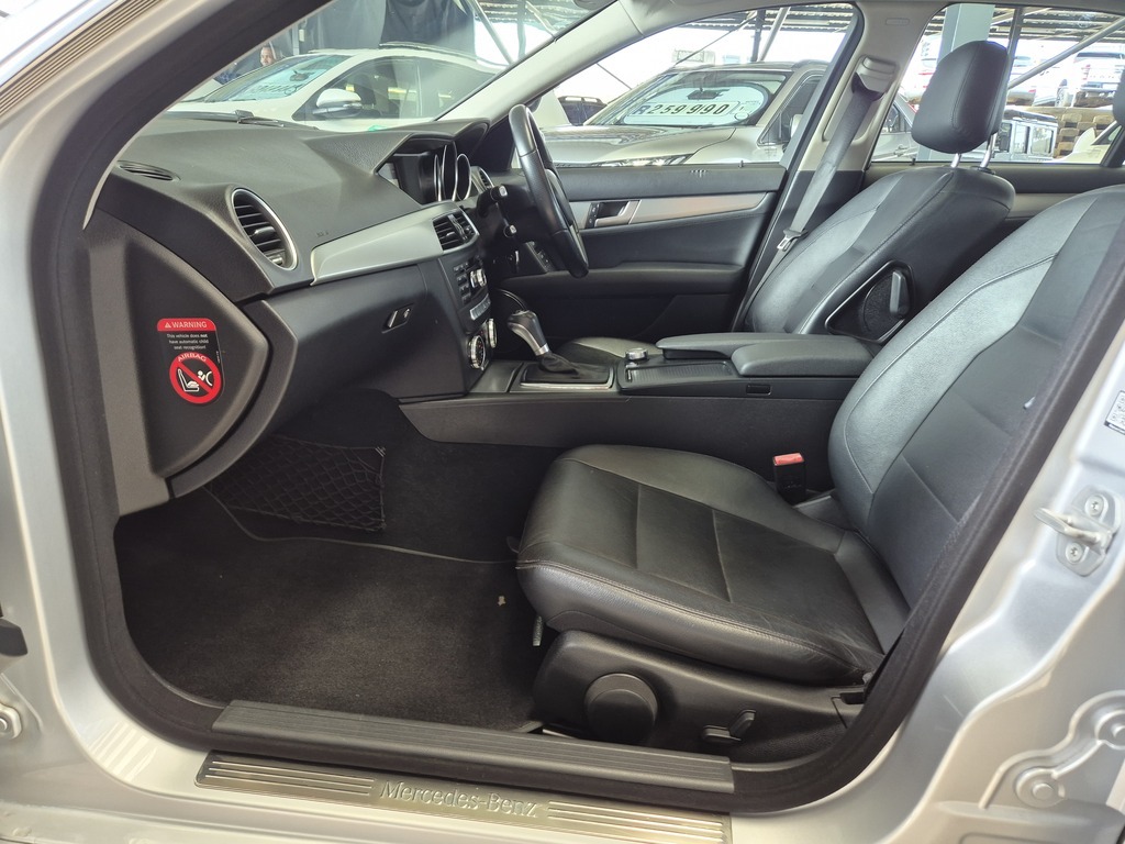 MERCEDES-BENZ C CLASS SEDAN C200 BE AVANTGARDE A/T - 10