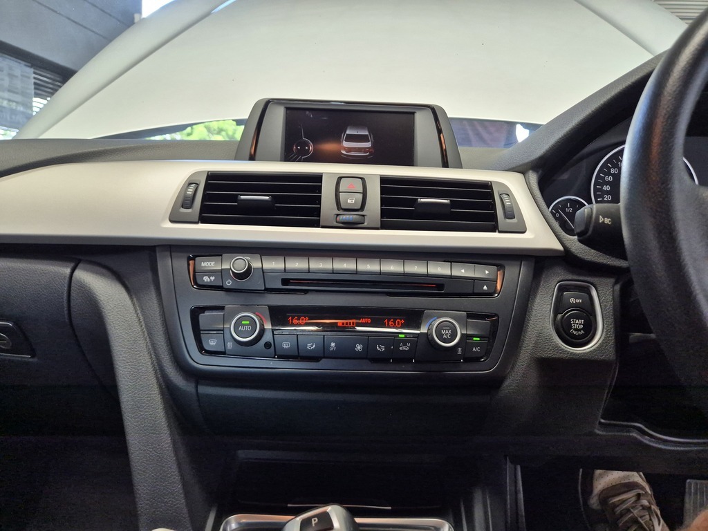 BMW 3 SERIES 320i  A/T (F30) - 14