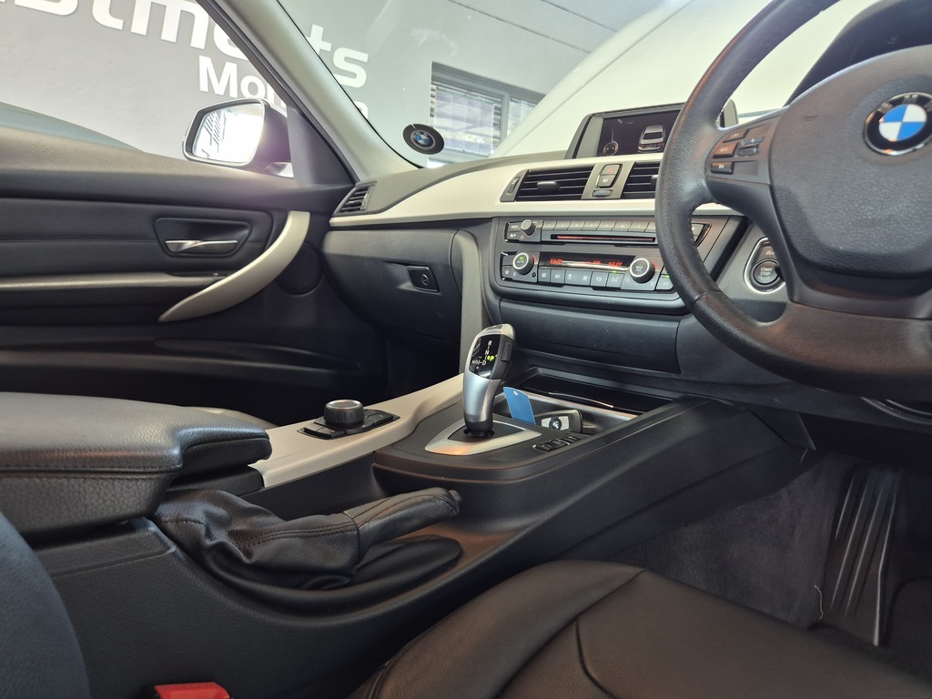 BMW 3 SERIES 320i  A/T (F30) - 15