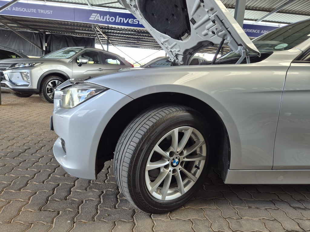 BMW 3 SERIES 320i  A/T (F30) - 16