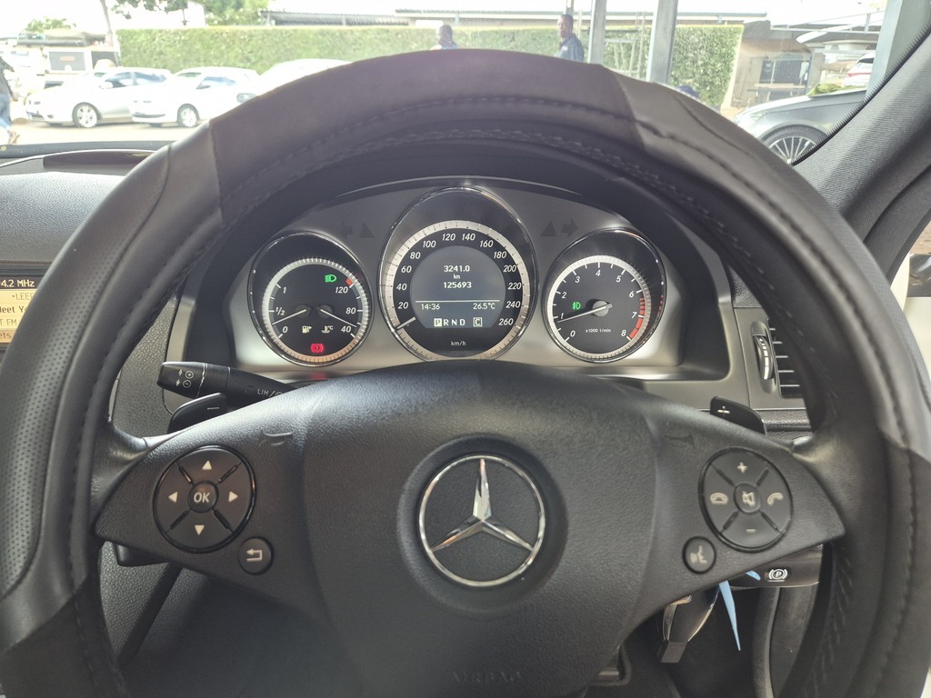 MERCEDES-BENZ C CLASS SEDAN C200 CGI BE AVANTGARDE A/T - 11