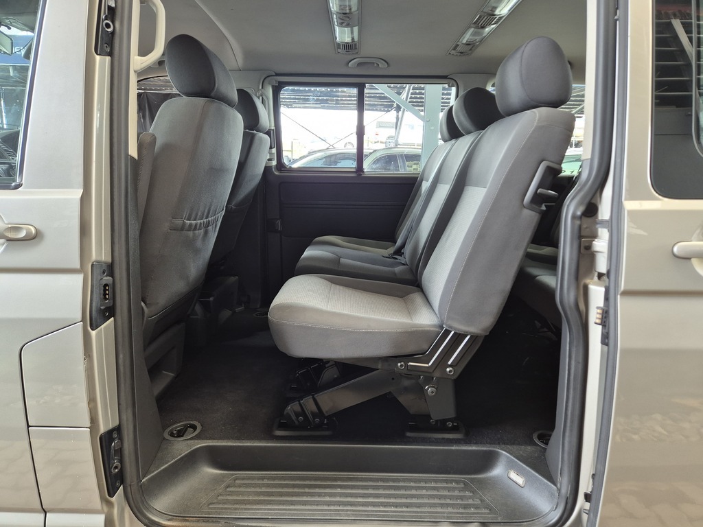 VOLKSWAGEN T5 T5 KOMBI 2.0 TDi - 8