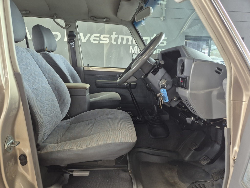 TOYOTA LANDCRUISER LANDCRUISER 70 4.2D S/W - 11