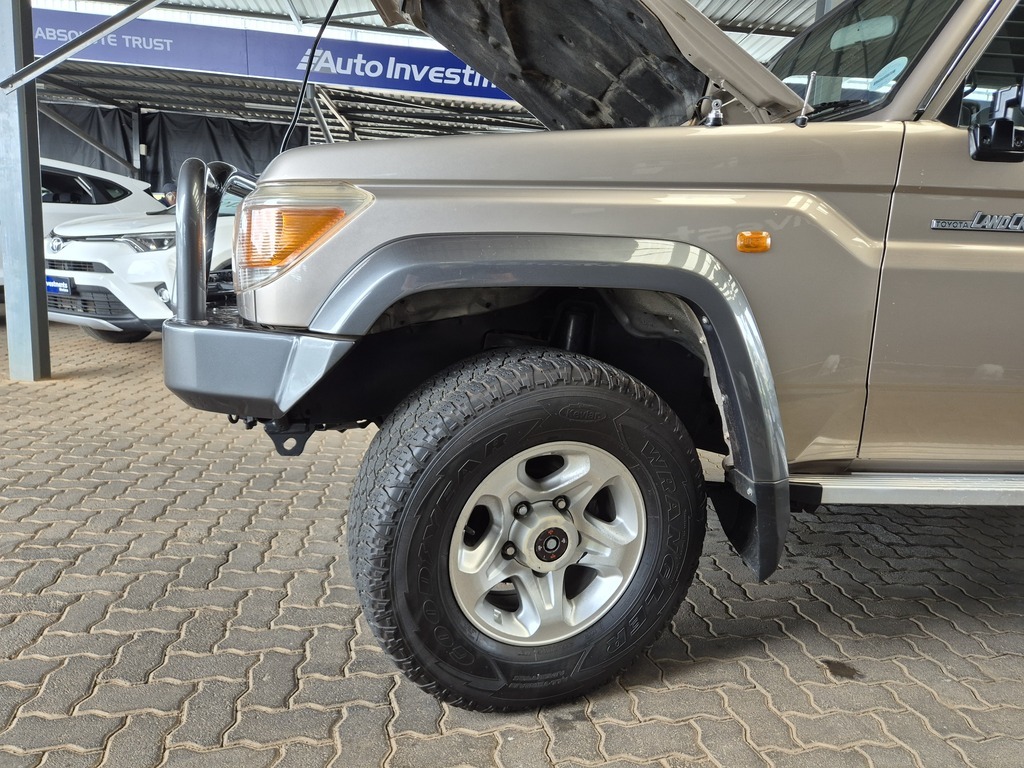 TOYOTA LANDCRUISER LANDCRUISER 70 4.2D S/W - 16