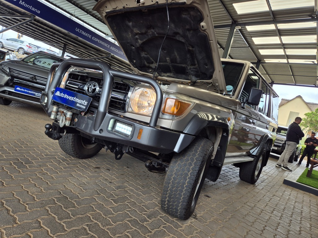 TOYOTA LANDCRUISER LANDCRUISER 70 4.2D S/W - 17