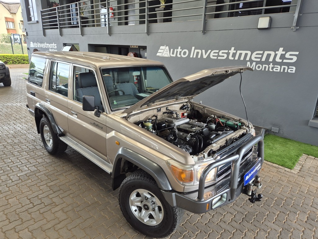 TOYOTA LANDCRUISER LANDCRUISER 70 4.2D S/W - 19
