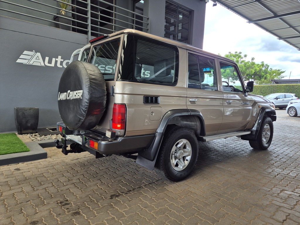 TOYOTA LANDCRUISER LANDCRUISER 70 4.2D S/W - 5