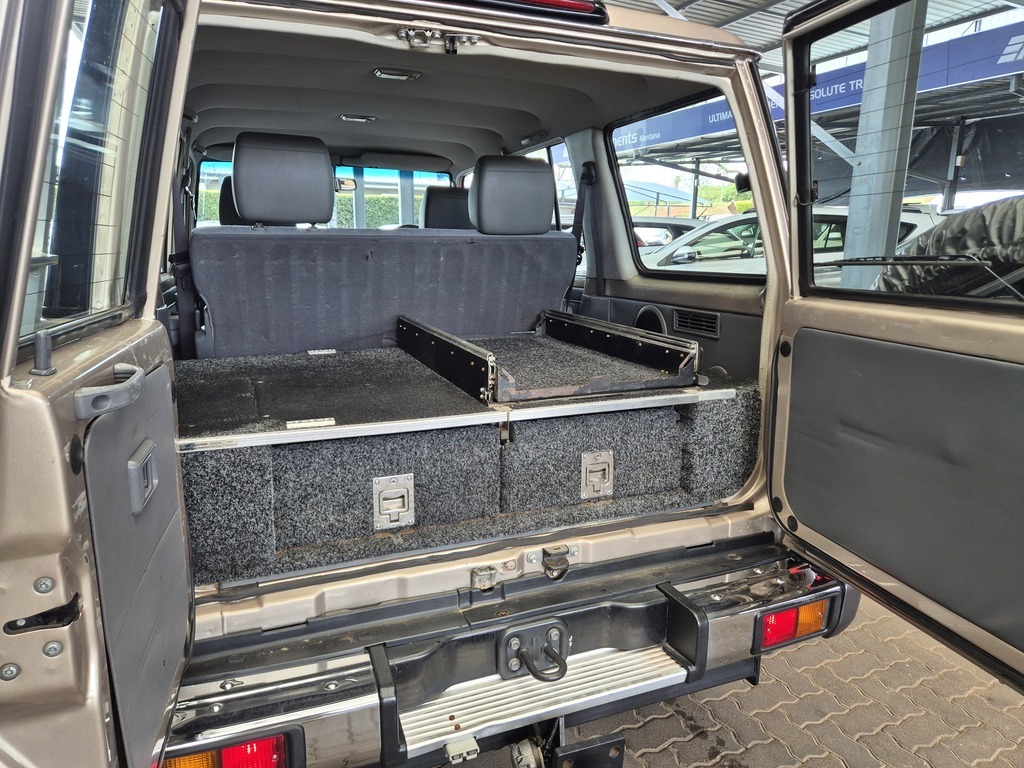 TOYOTA LANDCRUISER LANDCRUISER 70 4.2D S/W - 6