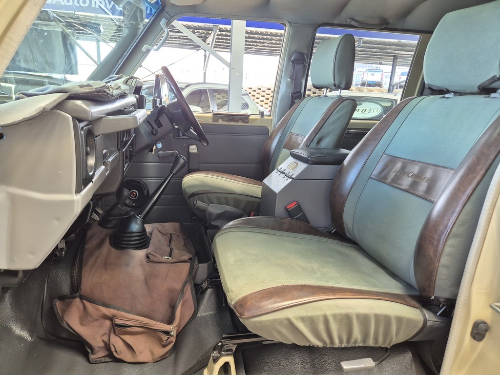 TOYOTA LAND CRUISER PICK UP LAND CRUISER 70 4.5P P/U S/C - 11