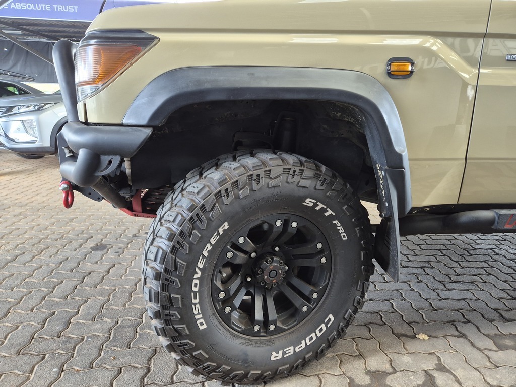 TOYOTA LAND CRUISER PICK UP LAND CRUISER 70 4.5P P/U S/C - 18