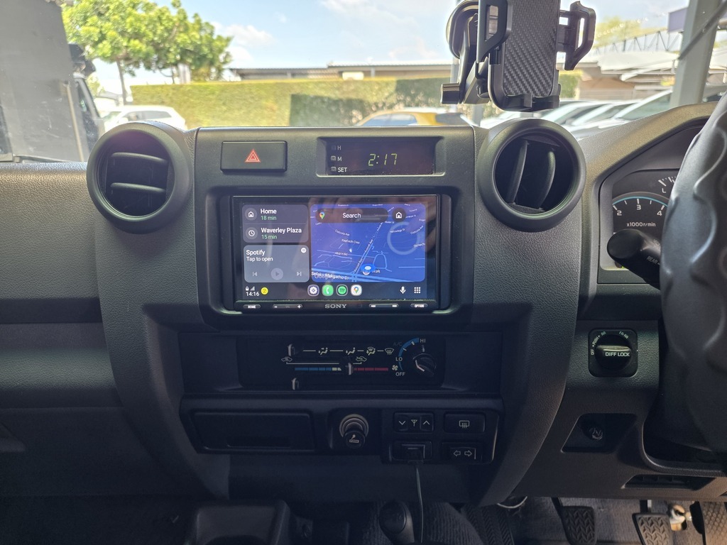 TOYOTA LAND CRUISER 70 LANDCRUISER 76 4.2D S/W - 13