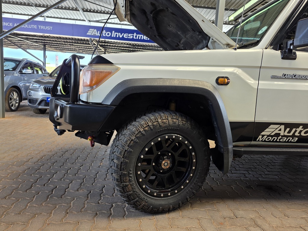 TOYOTA LAND CRUISER 70 LANDCRUISER 76 4.2D S/W - 16