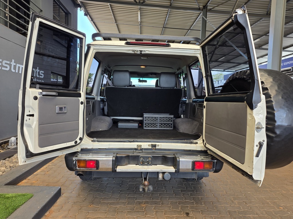 TOYOTA LAND CRUISER 70 LANDCRUISER 76 4.2D S/W - 6