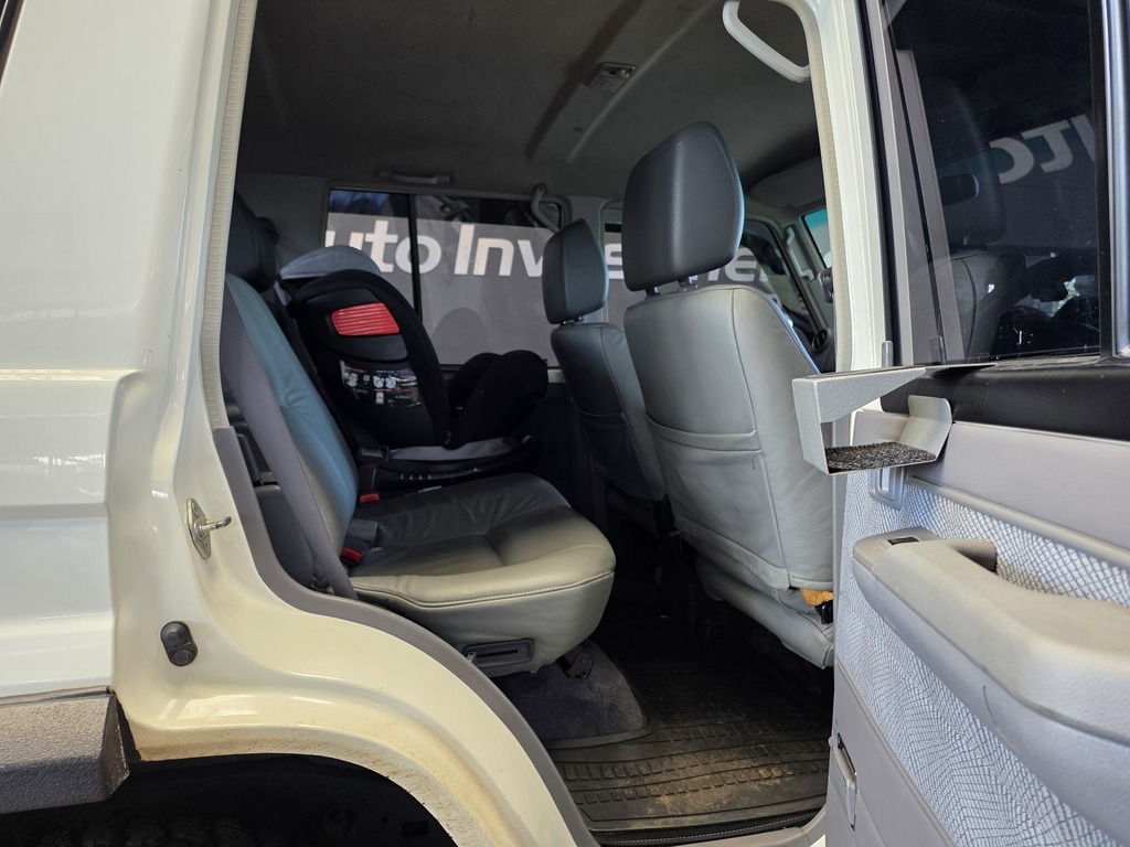 TOYOTA LAND CRUISER 70 LANDCRUISER 76 4.2D S/W - 7