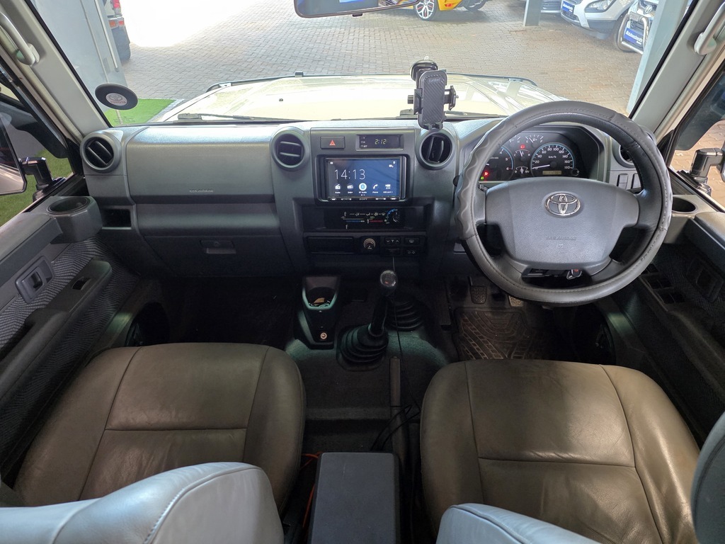 TOYOTA LAND CRUISER 70 LANDCRUISER 76 4.2D S/W - 8