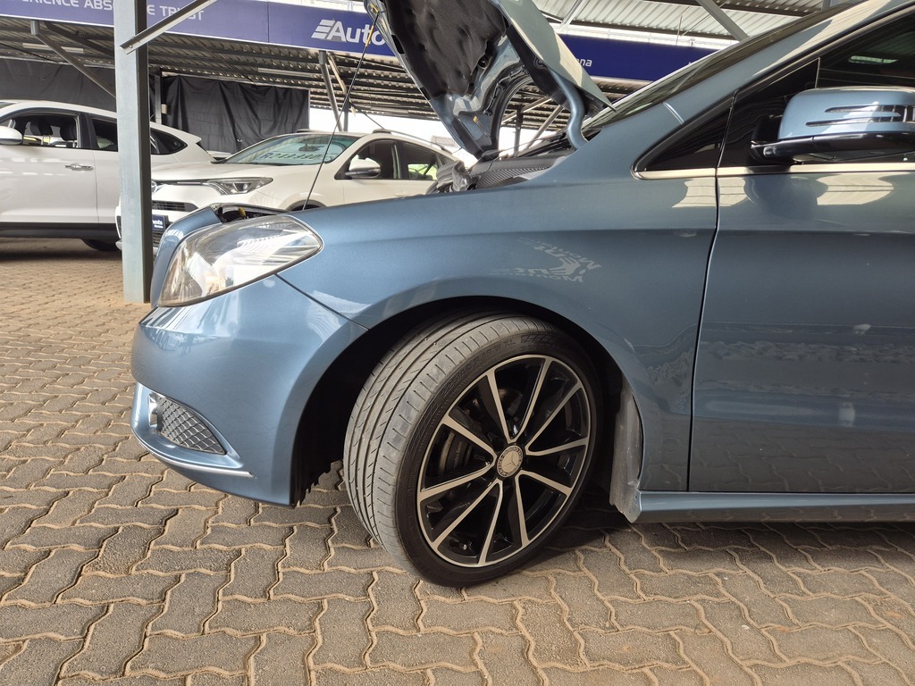 MERCEDES-BENZ B CLASS B 200 CDI BE A/T - 16