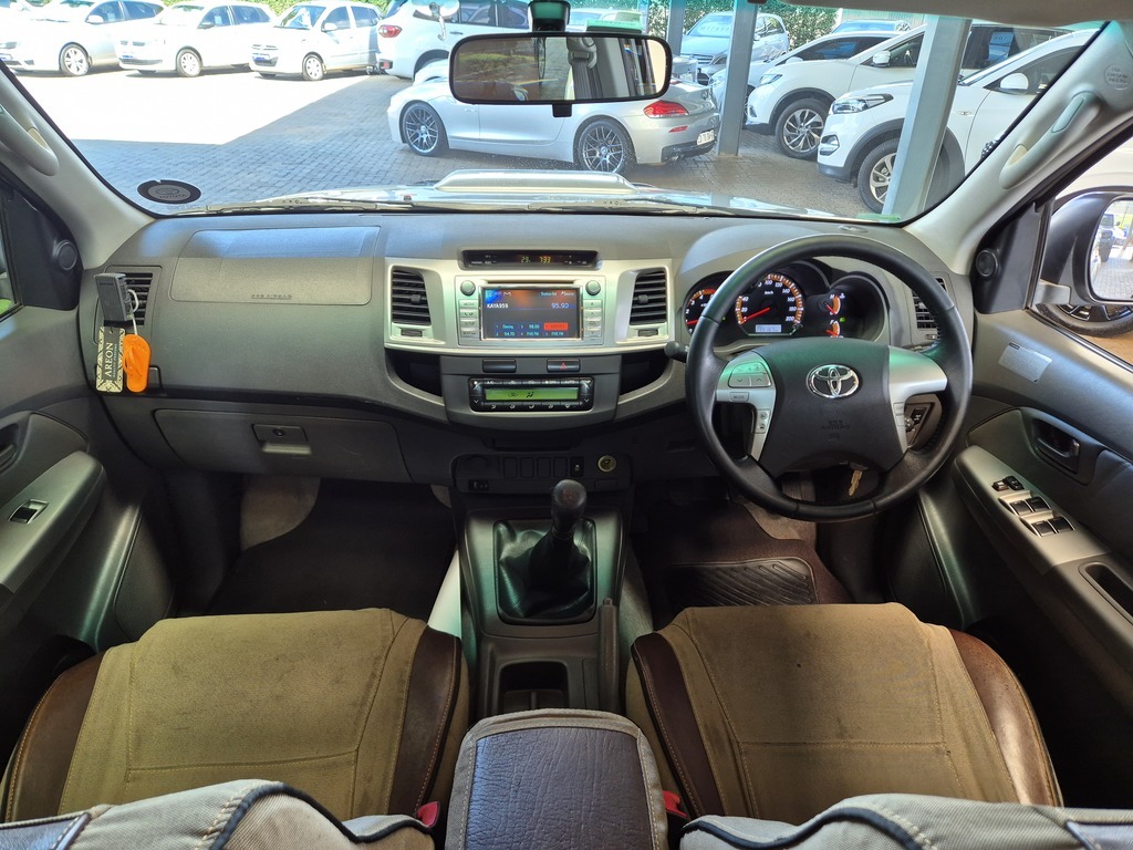 TOYOTA HILUX HILUX 3.0 D-4D HERITAGE R/B P/U D/C - 9