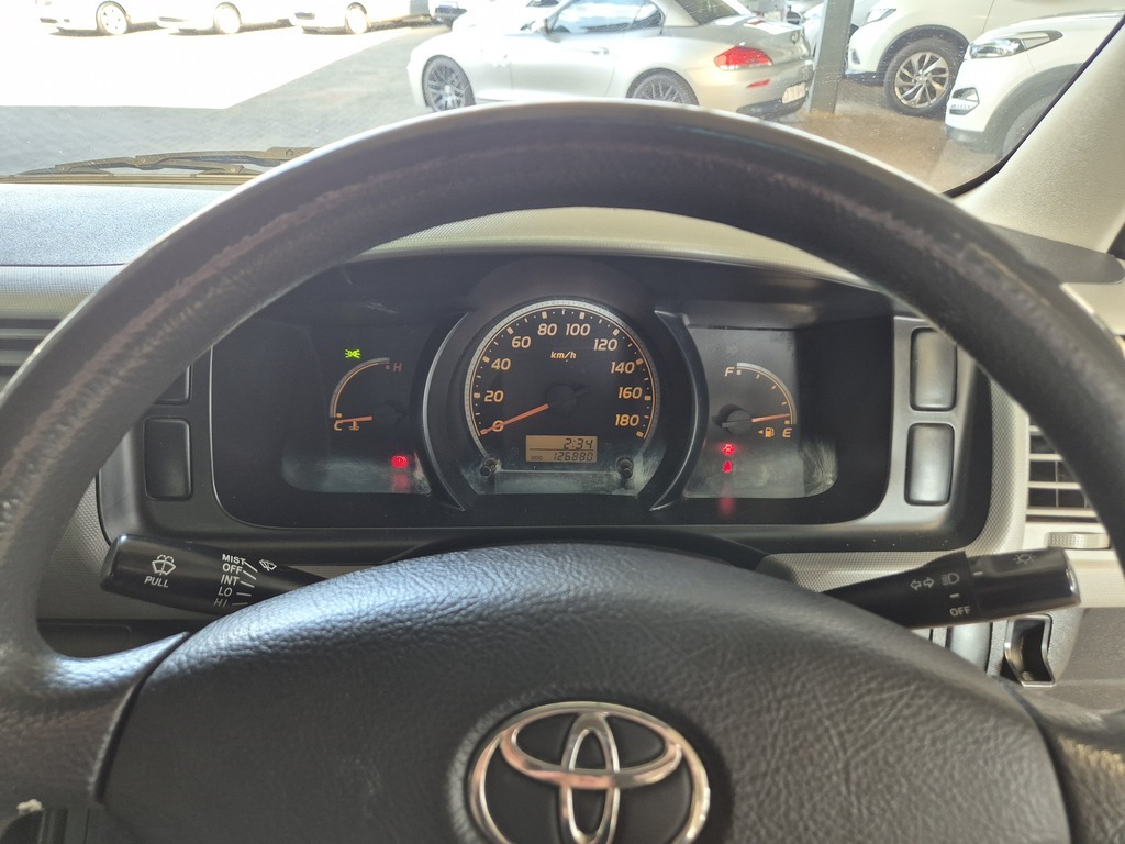 TOYOTA QUANTUM QUANTUM 2.5 D-4D LWB F/C P/V - 10