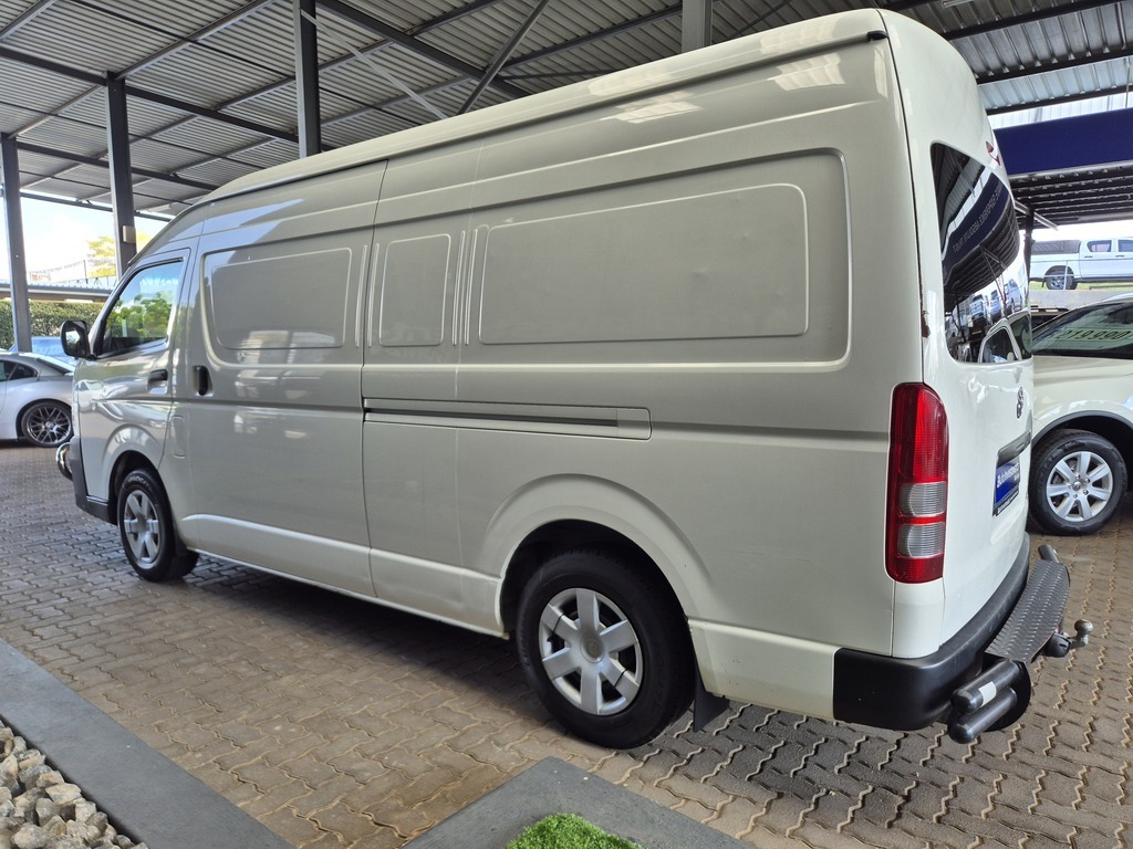 TOYOTA QUANTUM QUANTUM 2.5 D-4D LWB F/C P/V - 4