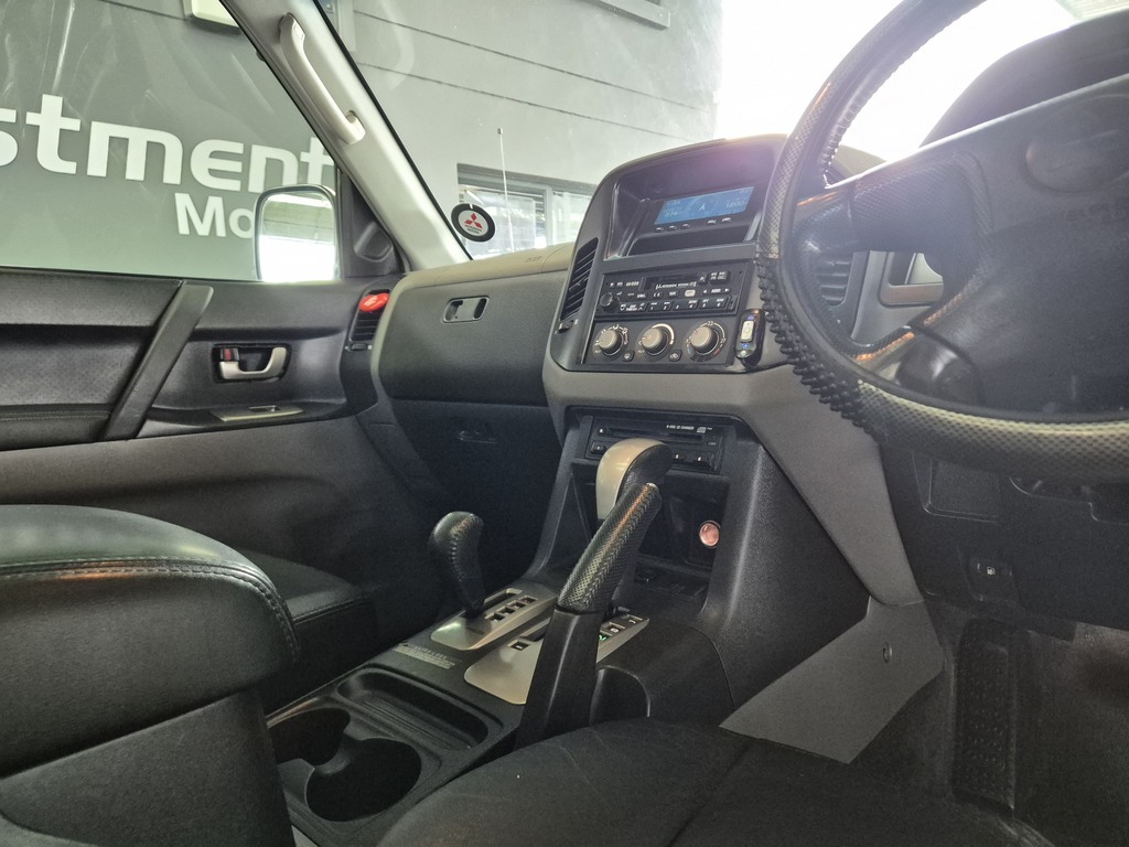 MITSUBISHI PAJERO PAJERO 3200 DI-D GLS SWB - 12