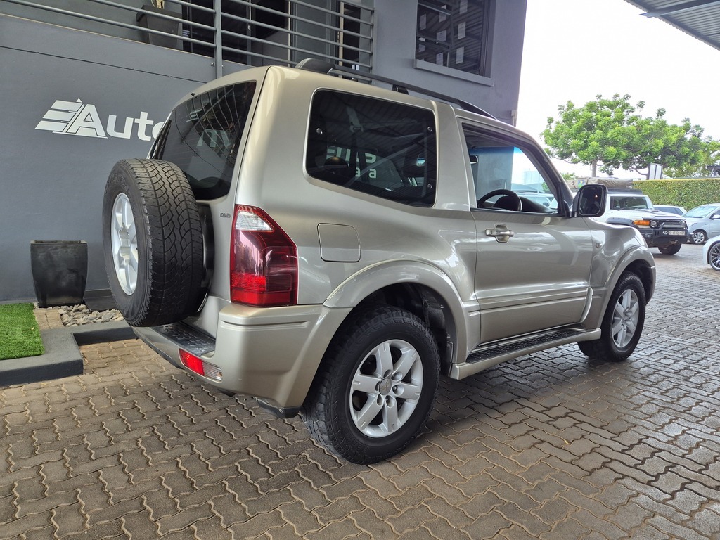 MITSUBISHI PAJERO PAJERO 3200 DI-D GLS SWB - 5