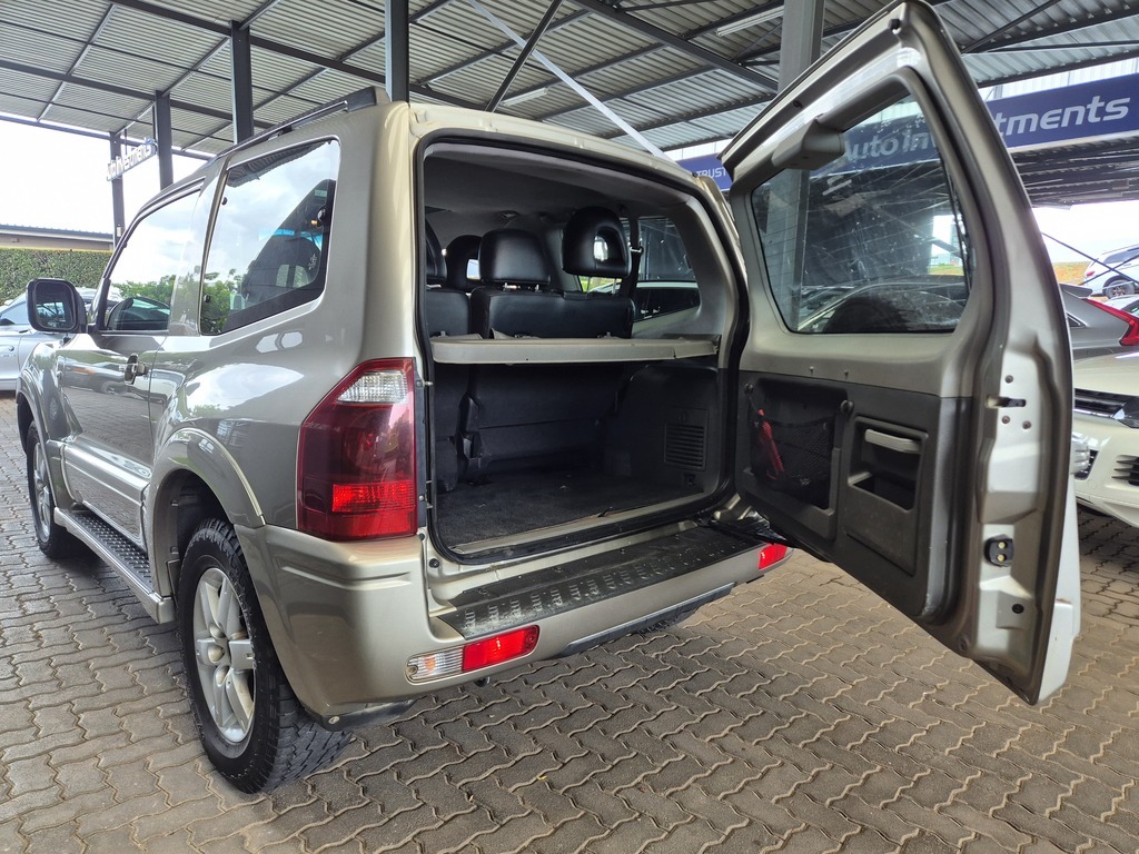 MITSUBISHI PAJERO PAJERO 3200 DI-D GLS SWB - 6